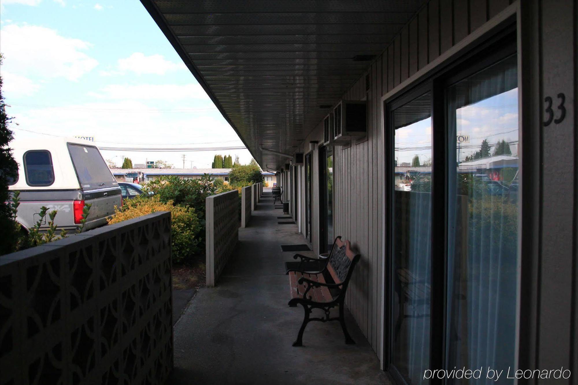 Westward Inn & Suites Langley Exterior foto